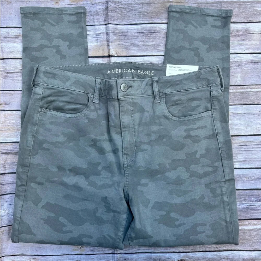 NWT AMERICAN EAGLE next level stretch high rise camo jegging